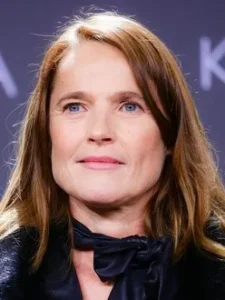 158109_v9_bb_AghayeMovie