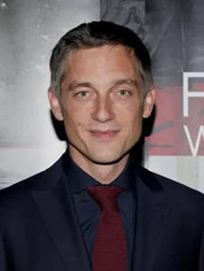 MV5BNDAyYjVlZjEtYzZhMy00ZjAwLThlYTctZWQ3MjNjYmQ1ODJlXkEyXkFqcGdeQXVyNjUxMjc1OTM@._SY600_SX400