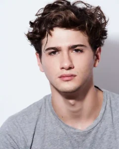 MV5BZTJlMGVlMWMtOTFiZC00ZjkyLWI4MTYtMjA3MzYwYzg1NjlhXkEyXkFqcGc@._V1_