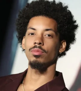 MV5BYzc2MGY2ZWYtNGQ3ZC00MjVlLWEyZGItNzQ3YTNmYmIxNDBmXkEyXkFqcGc@._V1