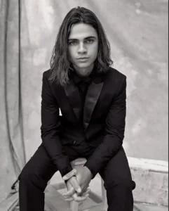 MV5BZWQxNmUyMzQtMzkxYi00YTdlLWJkMjctYmUyMmExZDczZWZhXkEyXkFqcGc@._V1