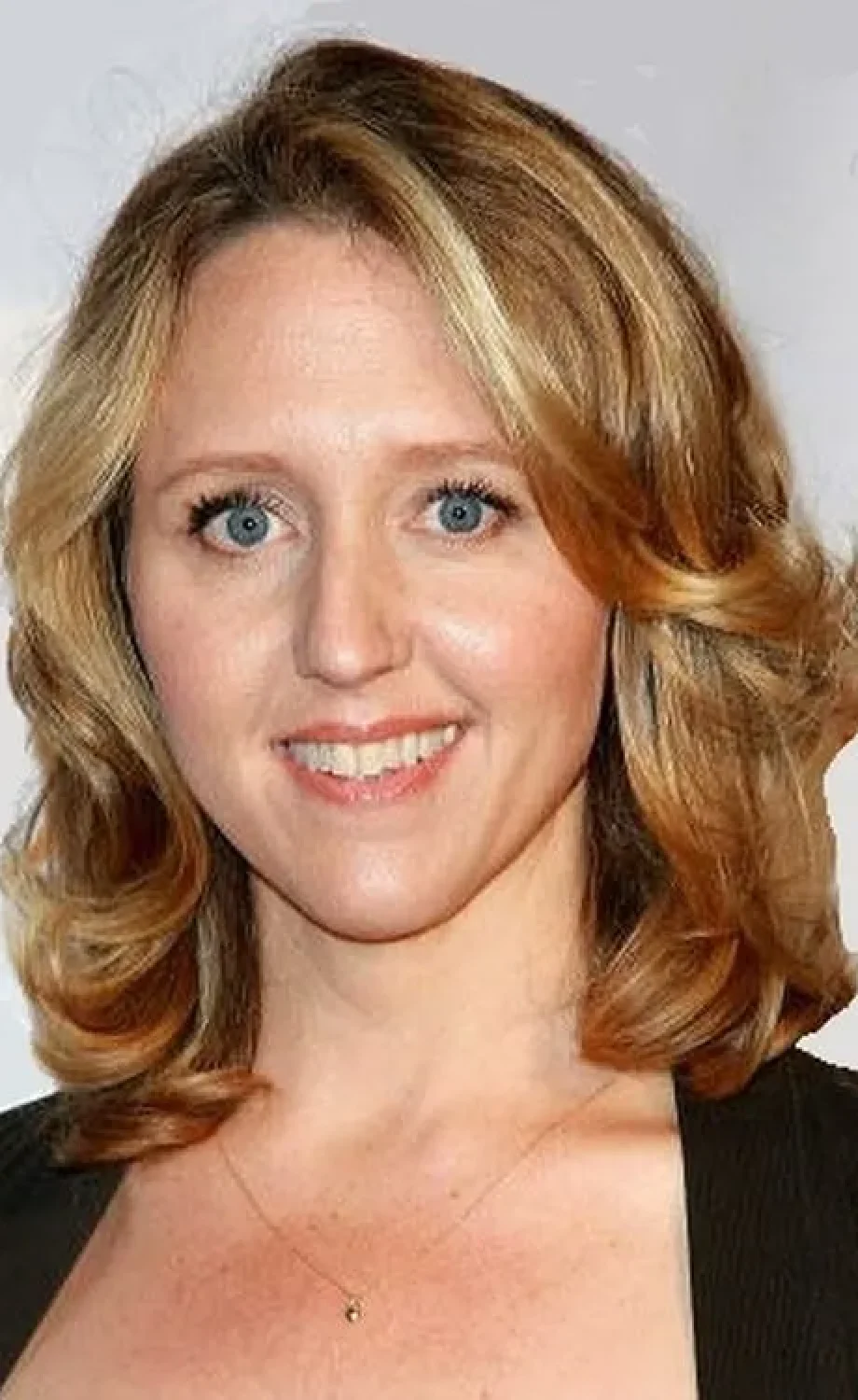 zD6SyVPGnrtnHvC0QtucEDxDTk5_AghayeMovie